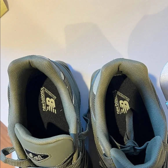 New Balance 9060 Olivine green Sneakers unisex Men's size 7 / US Women’s 8.5 - Picture 5 of 6